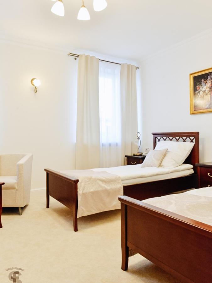 Hotel Koloseum Turek Kültér fotó