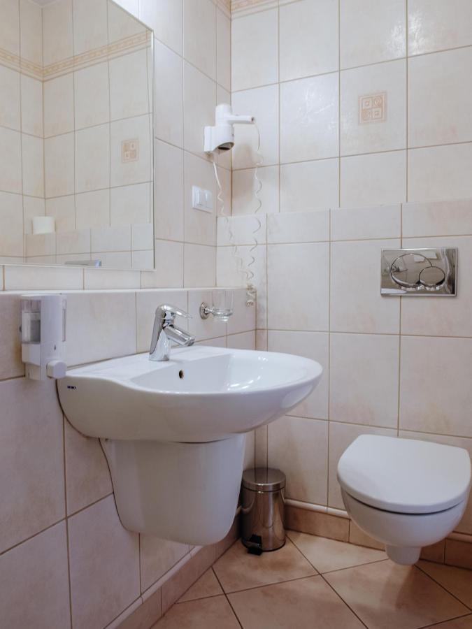 Hotel Koloseum Turek Kültér fotó