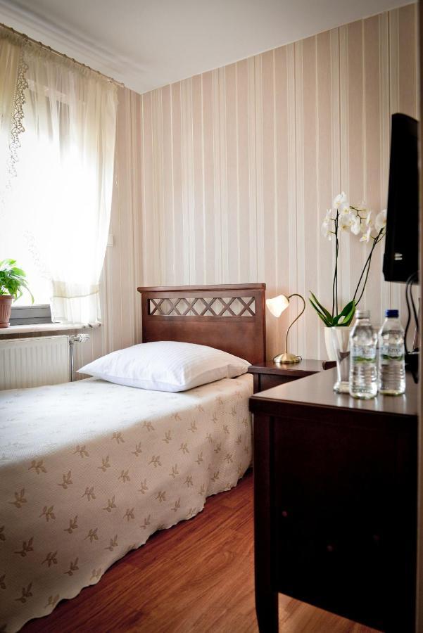 Hotel Koloseum Turek Kültér fotó